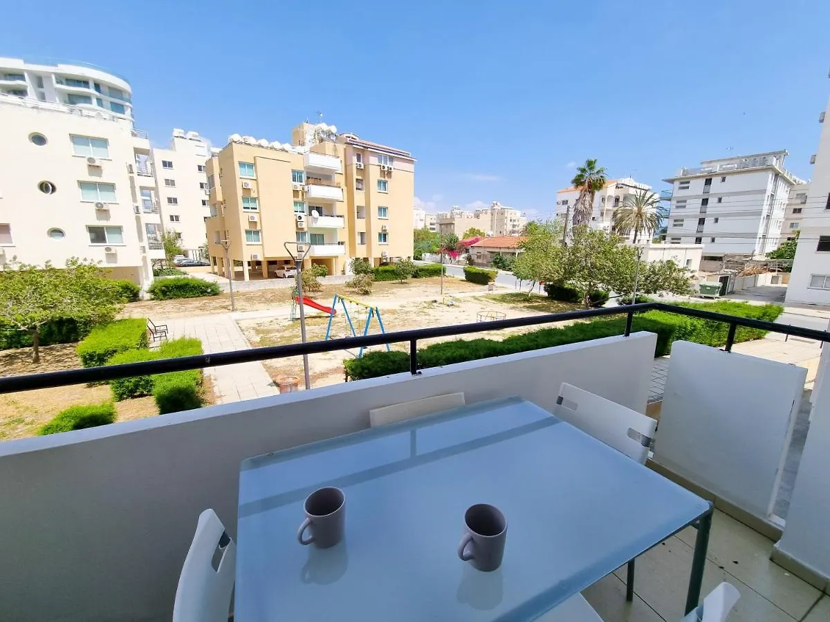 Seaside Heaven Apartment With Pool لارنكا 0*,