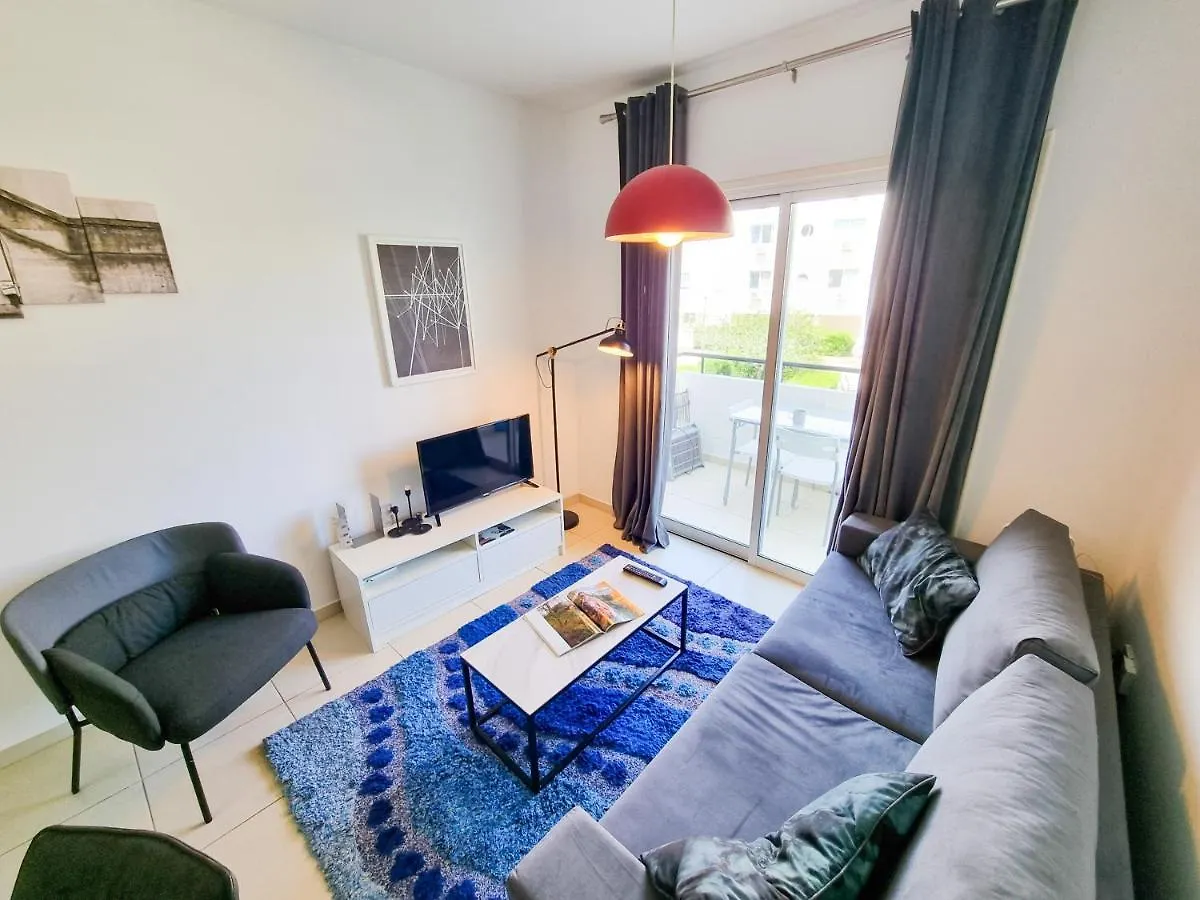 Seaside Heaven Apartment With Pool Λάρνακα